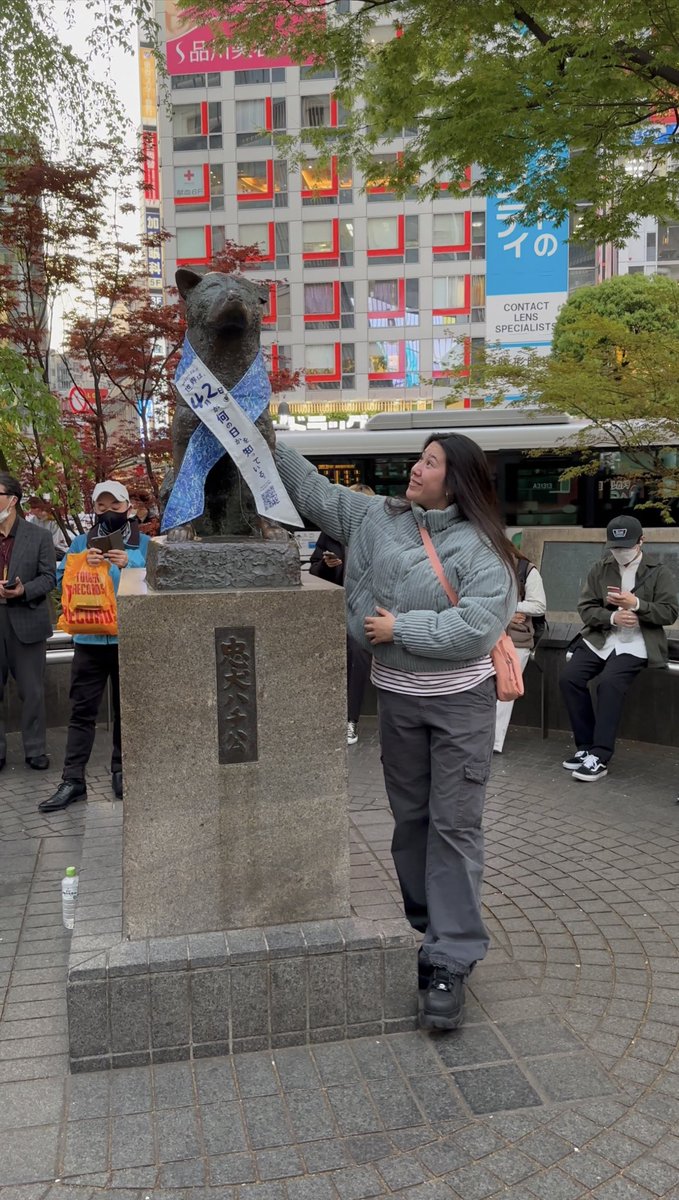 nuriape__'s tweet photo. si reconoces esta estatua lo siento por ti💔 https://t.co/1urXnsVZWm