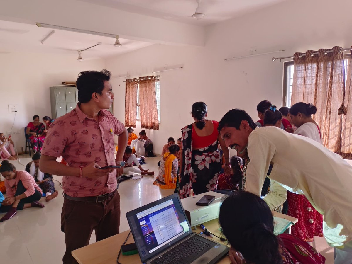 GLPCSnr's tweet photo. 3rd Day of District Level Workshop on LokOS Roll-Out Venue:- Rseti Training Center - Surendranagar.
@GlpcLivelihood https://t.co/SGoBBwTxuY
