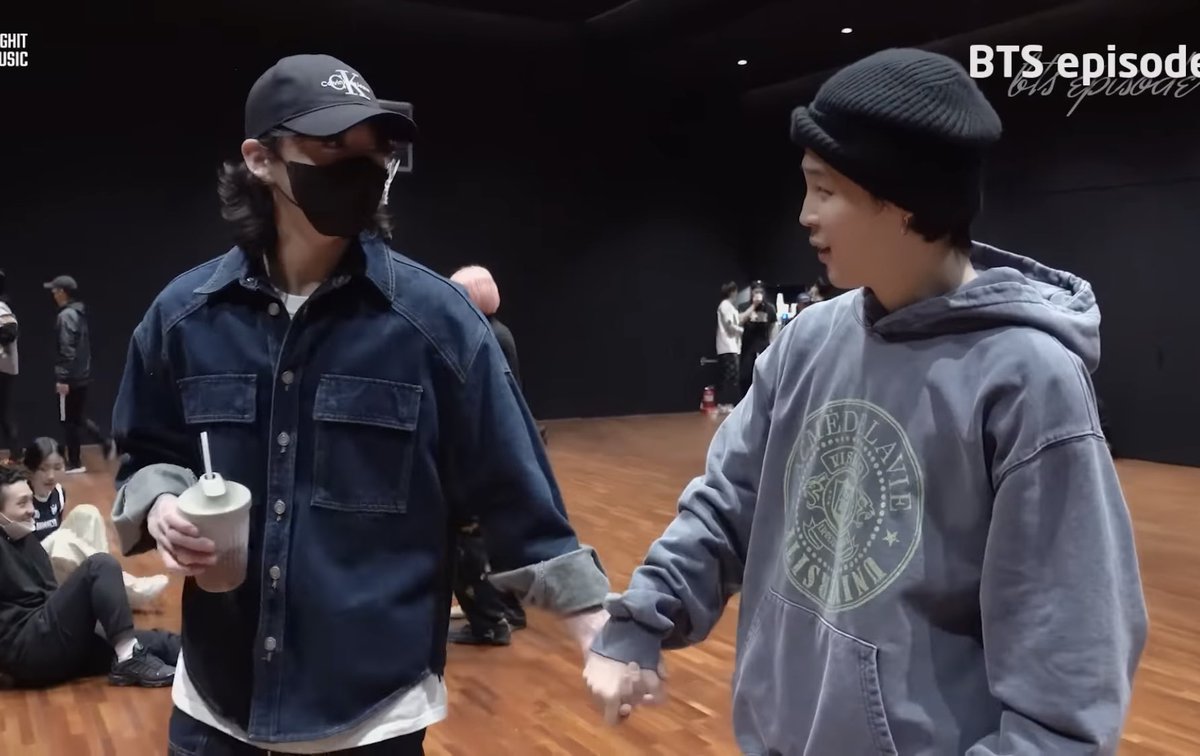 kmgoogiemimi_'s tweet photo. JIKOOK 😭😭😭😭😭 https://t.co/CvJZ1x5UcJ