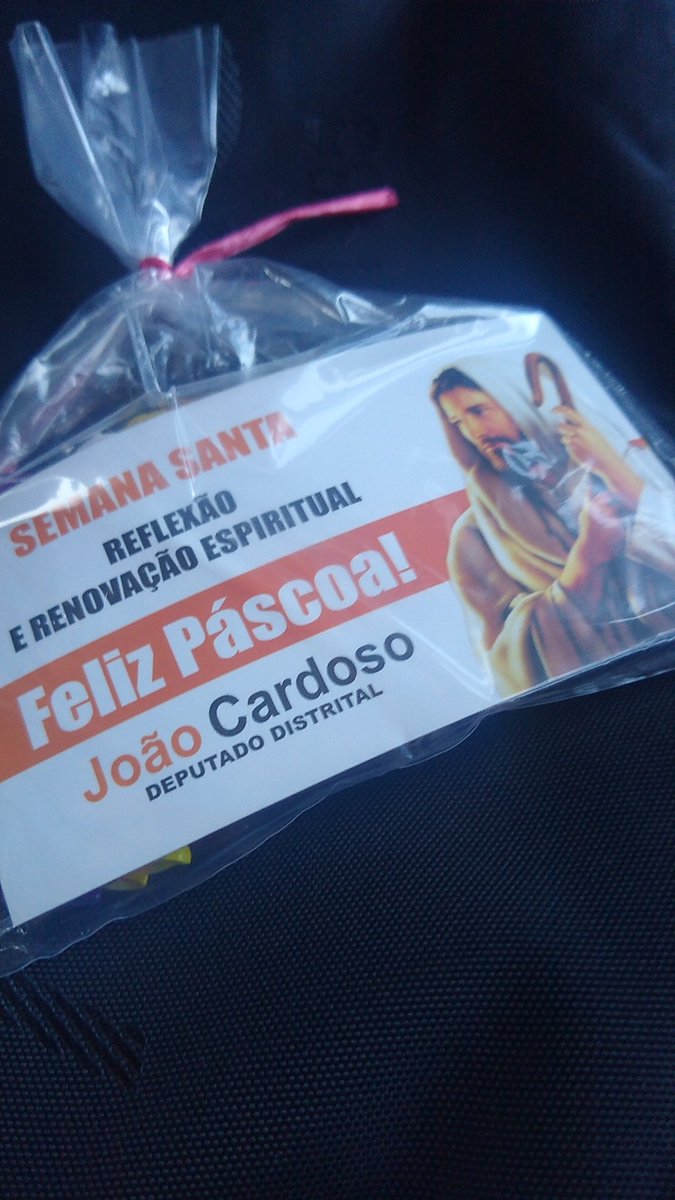 victor_afreitas's tweet photo. Meu voto para distrital ajudando na evangelização nos ônibus. Trabalha y trabalha! https://t.co/kVoFCCFdTR