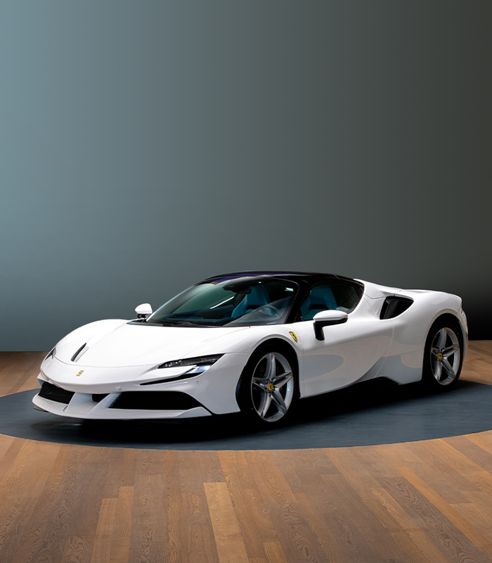 Ferrari's tweet photo. Take a look at this Tailor Made #FerrariSF90Spider inspired by the iconic 1980 #Ferrari308GTBi.
The paintwork perfectly matches the vintage elegance of black Alcantara® and deep blue tones of the interior, creating a restrained and functional ambience.
#FerrariTailorMade #Ferrari https://t.co/L73qQ5vkmv