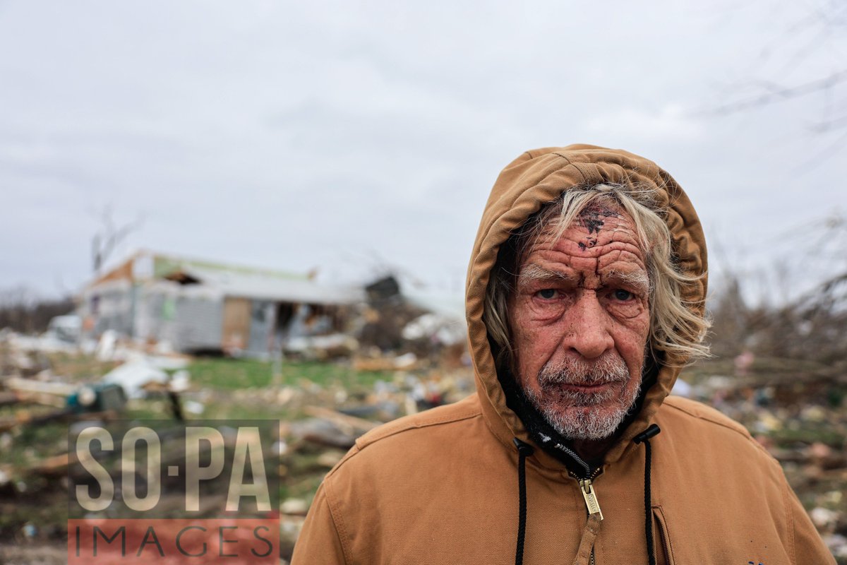 sopaimages's tweet photo. The residential area seen in #ruins by the #tornado in #Sullivan, #UnitedStates on Apr 1, 2023. Three people were #declareddead, and 8 others were #injured, as the search and rescue operation continued Saturday afternoon. 📷 Jeremy Hogan for SOPA Images https://t.co/EHIszLdk51