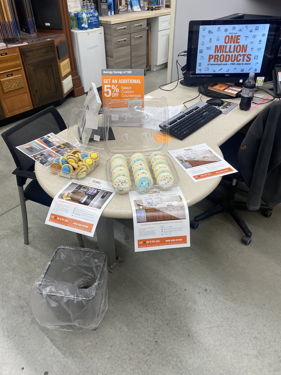 PK yesterday at the Lafayette store! Great people and the engagement was awesome! Easter cookies and knowledge was had by all. Thanks for having me! #knowledgeispower #makeovertakeover <a href="/KenBaer1/">Ken Baer</a> <a href="/HDIMakeoverMike/">ふわ</a>