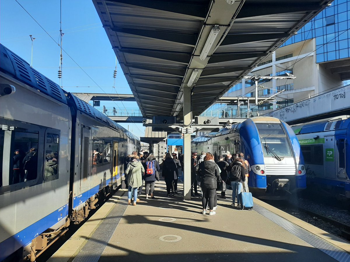 alexnicollet31's tweet photo. Hier nous avons réalisé une grande opération de contrôle des titres de transport en gare de Lille Flandres. Tous les trains ont été filtrés en soirée. Notre agissons avec détermination pour lutter contre la fraude dans nos trains
@TERHDF #lutteantifraude https://t.co/0ycYqYnhtT