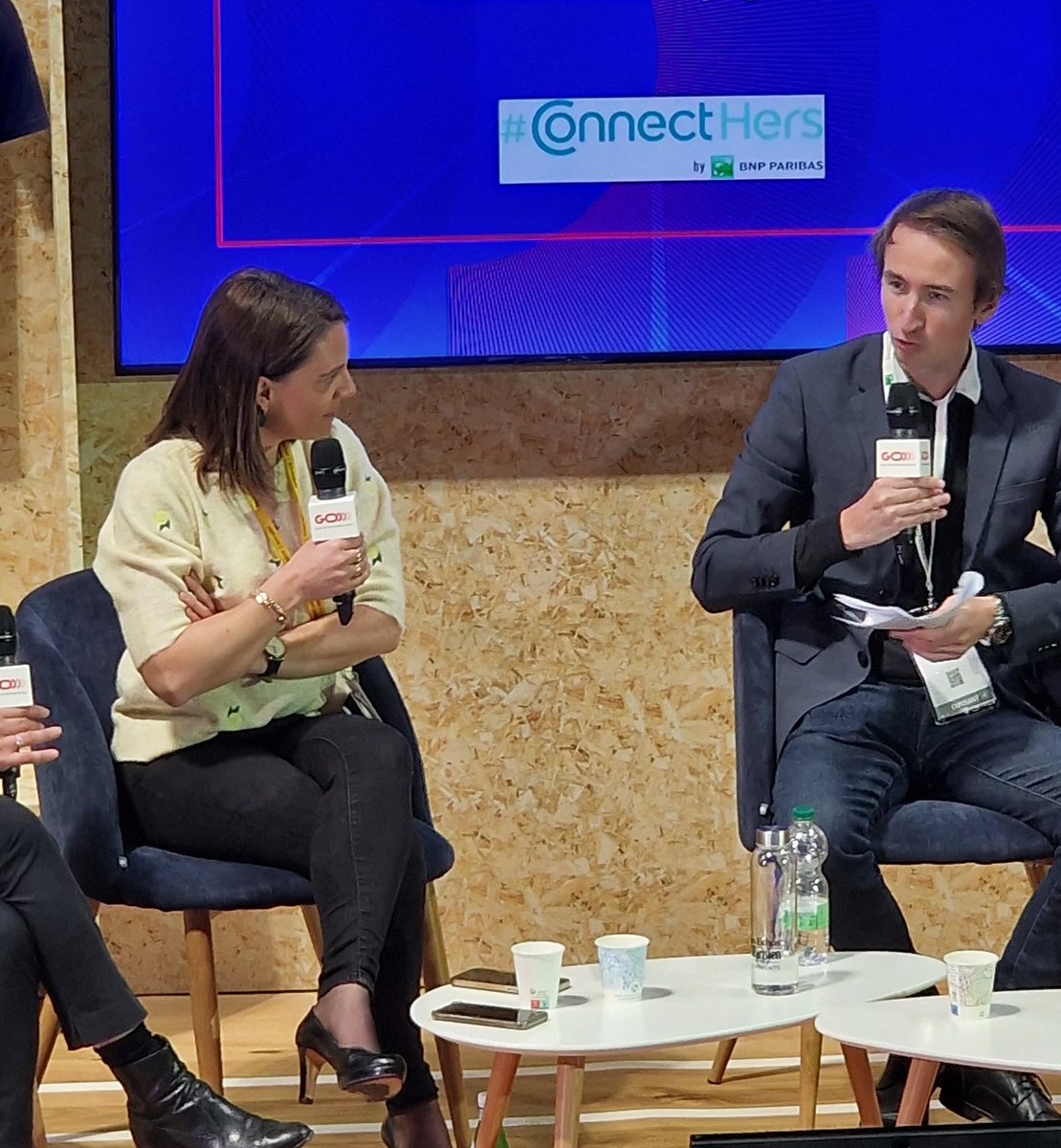 BougeTaBoite's tweet photo. [EN DIRECT] 🔴 Julie Bodin, Caroline Kraeutler et Mathilde Lascols prennent la parole pour démontrer toute l'importance des réseaux d'accompagnement dédiés aux #entrepreneures. 🙌  

Avec #bougetaboite, rejoignez un réseau d'affaires 100% féminin pour développer votre business ! https://t.co/wiGfeneD7y