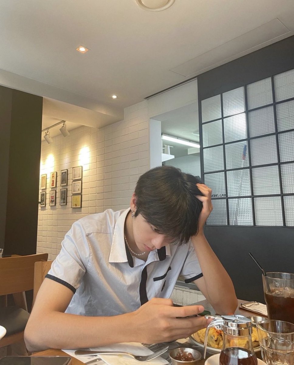 iamyourvvip's tweet image. 🐶조우찬 짤 모음 타래🐶
(내가 나중에 보려고 갤정하는 중)