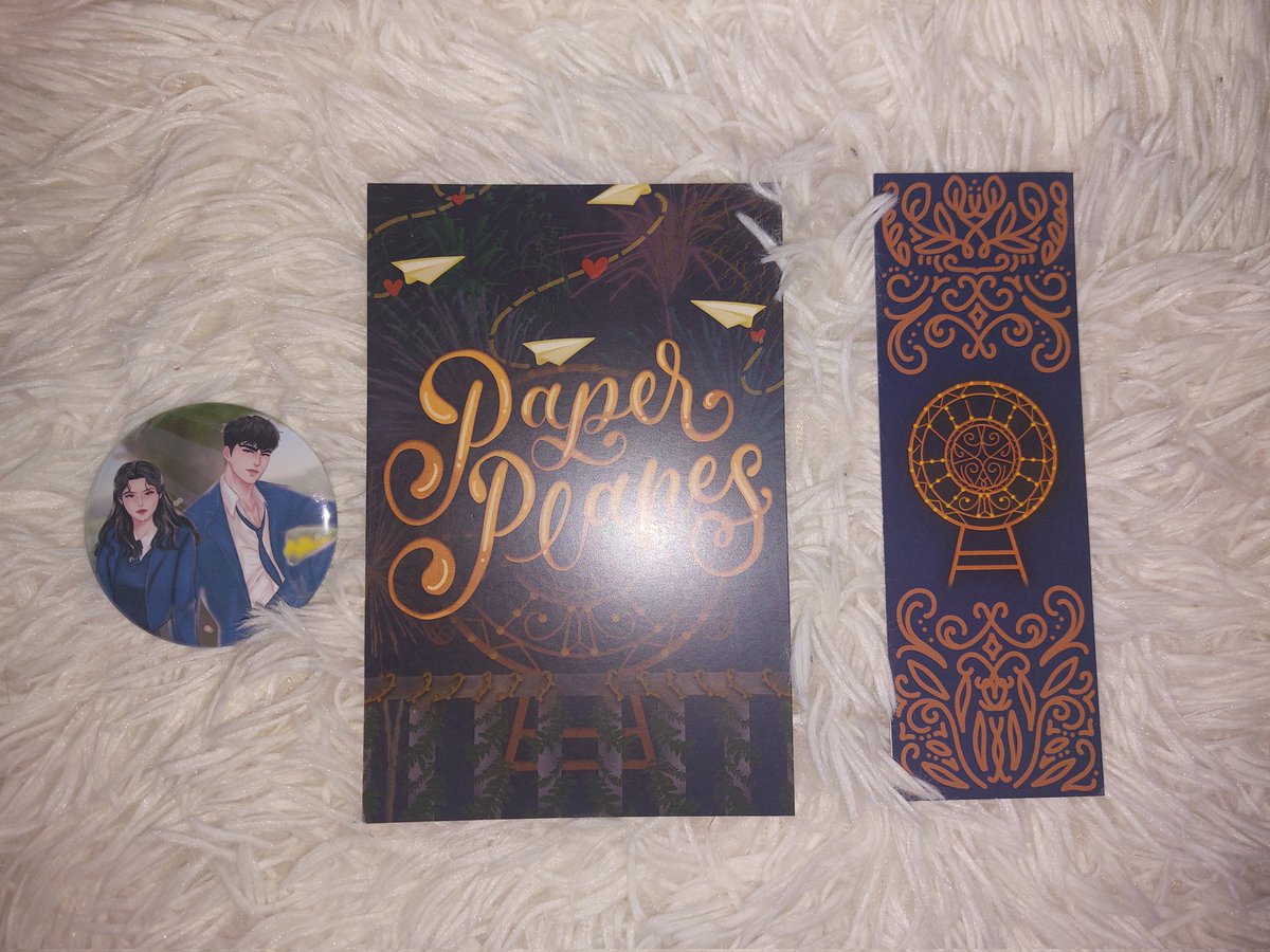 Syctheia's tweet photo. My JerLena heart is so happyyy! Thank you so much for this ate @heartlessN_wp super ganda talaga kaya naman worth it ang money at paghihintay ko (pati na yung stress dahil kay A*******) 😭💛
#HNPaperPlanes https://t.co/UTwZvIluuF