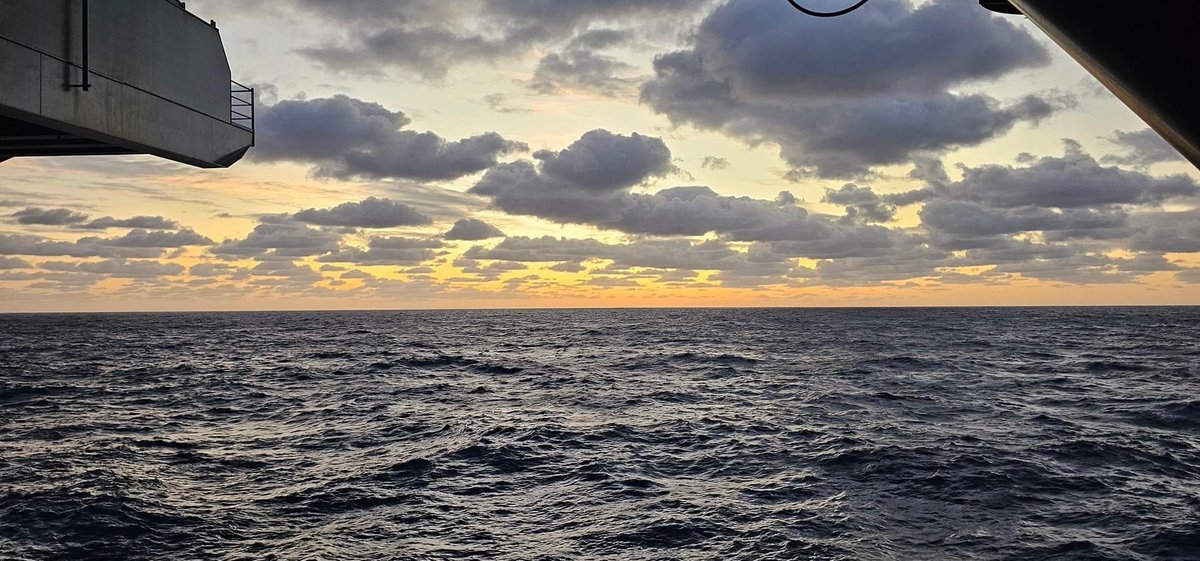 BHITZ21's tweet photo. Been out to sea the last 4 weeks. Beautiful views out there. https://t.co/NxuA74gW68