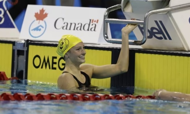 Swimming phenom Summer McIntosh took a quick break from setting world records to speak with David Common  about what's next for her, and whether she'll ever get her driver's license cbc.ca/listen/live-ra…