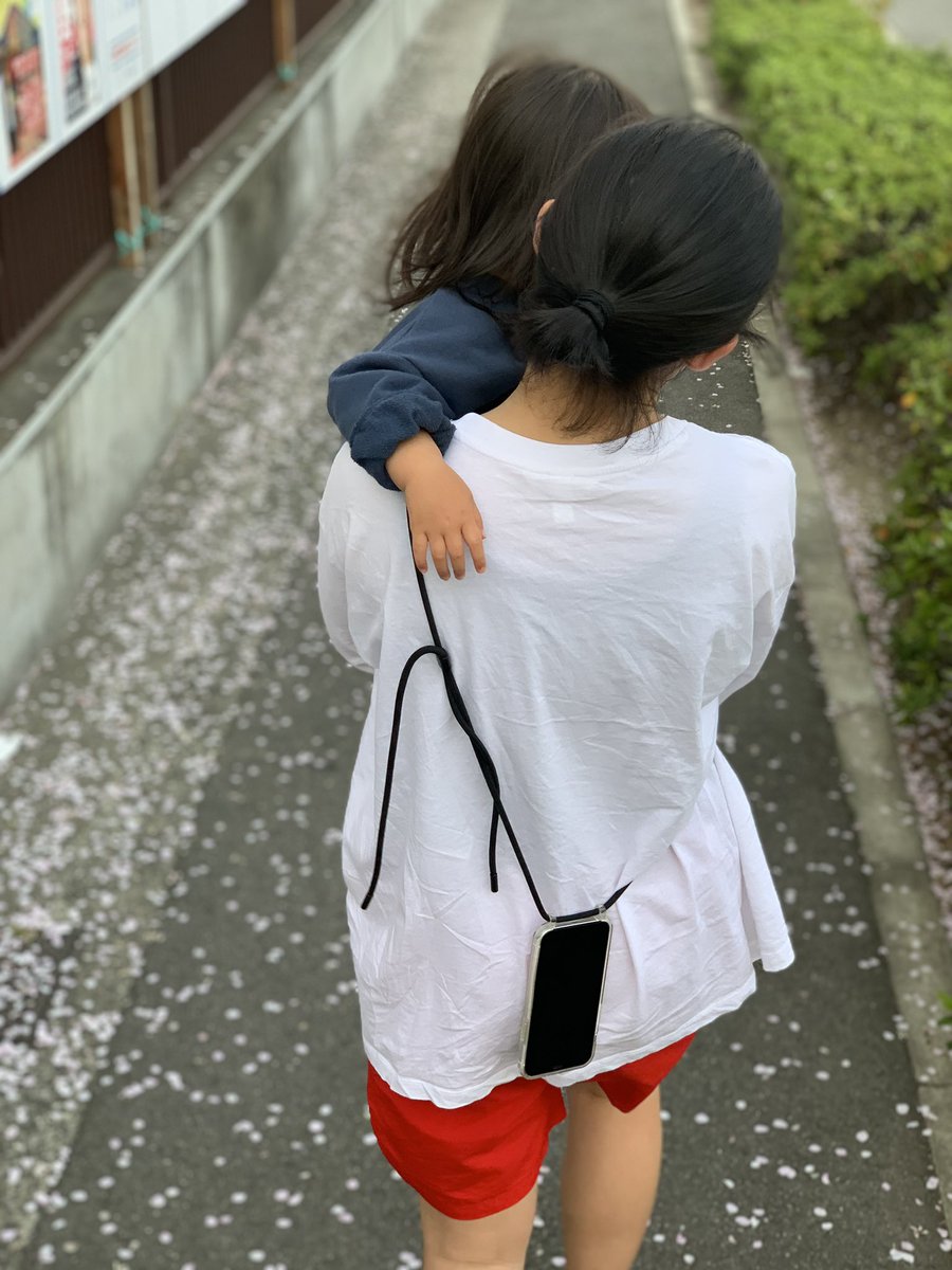 syunpei0902's tweet photo. 桜が散る季節。

そろそろ夏ですな👍

結局、夏が
1番好きだな https://t.co/jliGtuzFwz