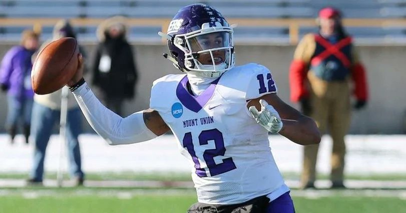 UFLNewsHubcom's tweet photo. The Vegas Vipers Sign QB D'Angelo Fulford, Make 2 Other Moves (via @Gavin_GSports) https://t.co/zCsdMBtX9i #XFL #XFL2023 #AltFootball https://t.co/uKdCGC7oVf