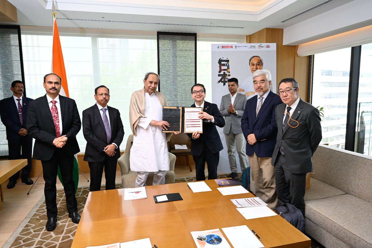 Naveen_Odisha's tweet photo. Pleasure meeting Mr. Nobutaka Ushigome, President, TYK Corporation during #OdishaInvestorsMeet in Tokyo, Japan. Highlighted immense opportunities in manufacturing sector in #Odisha &amp; invited him to take advantage of conducive business ecosystem to #InvestInOdisha. #OdishaInJapan https://t.co/zao66oOjKQ