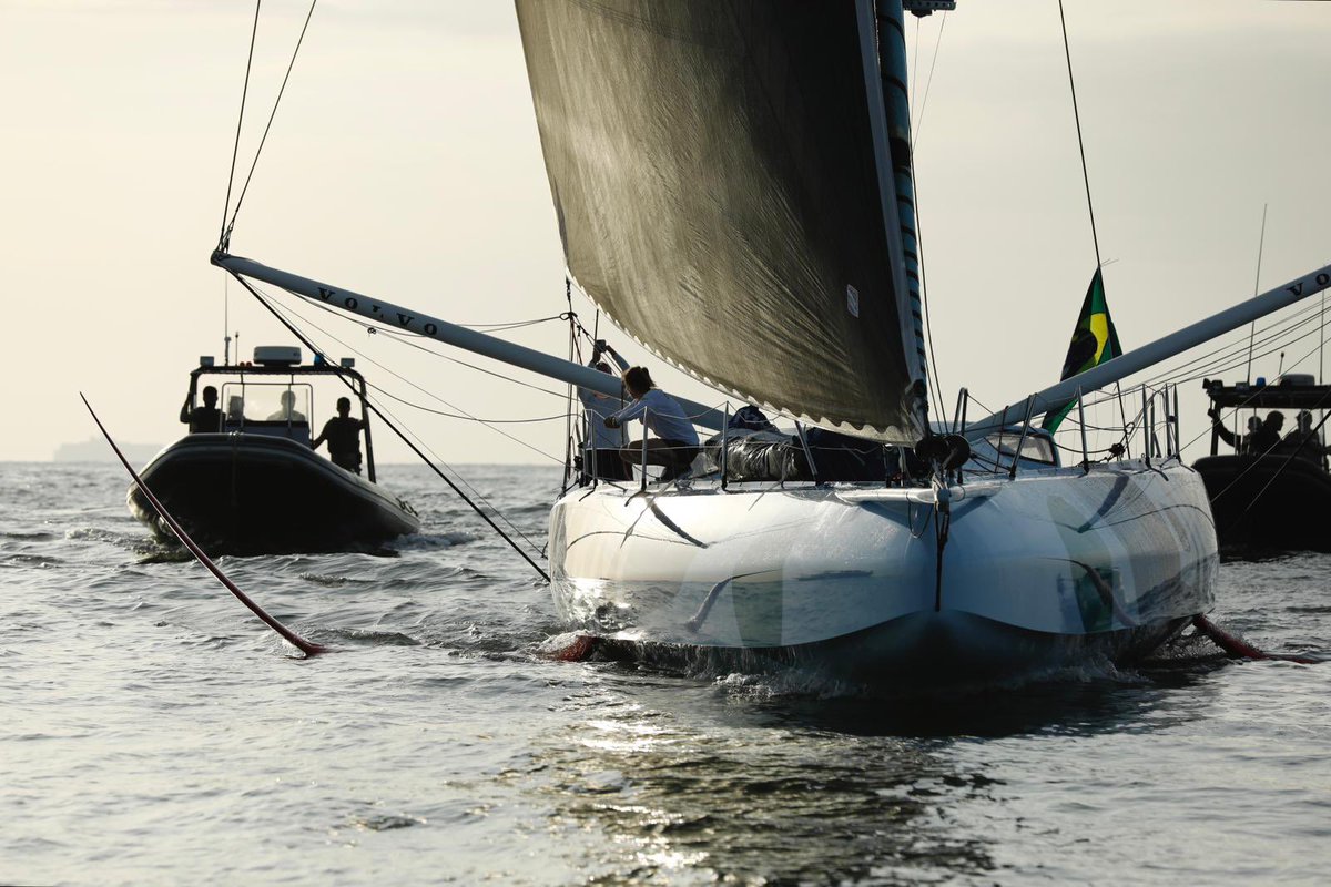 Beautiful light to welcome <a href="/PaulMeilhat/">Paul Meilhat Sailing Team</a> and his crew 😍

#TheOceanRace
