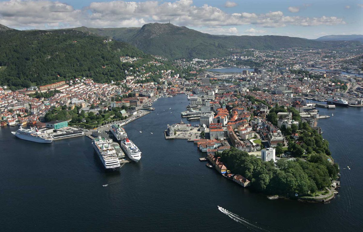 With #OneOceanWeek less than 2 weeks away, #GreaterBergen is setting the stage for its first-ever citywide, ocean-themed festival.🌊🎉

Why #Bergen?

Find out why👇

hubs.la/Q01K5wV80

<a href="/gceoceantech/">GCE Ocean Technology</a> <a href="/NCESeafood/">NCE Seafood Innovation</a> <a href="/MaritimeBergen/">Maritime Bergen</a> @NCEMCT <a href="/bergenkommune/">Bergen kommune</a> @vestlandfylke