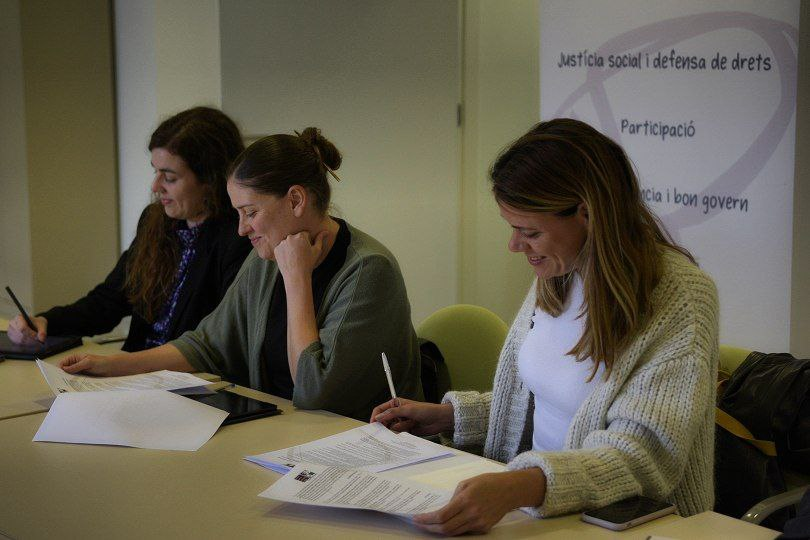 Aurora_Ribot's tweet photo. ⚖️Les dinàmiques del nostre sistema econòmic generen desigualtat i és tasca de les administracions lluitar contra aquesta. 
Ahir ens vàrem reunir amb @IllesEapn  per comprometre'ns a aprovar la llei balear de sensellarisme. https://t.co/F0AHslCekD