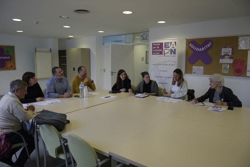 ⚖️Les dinàmiques del nostre sistema econòmic generen desigualtat i és tasca de les administracions lluitar contra aquesta. 
Ahir ens vàrem reunir amb <a href="/IllesEapn/">EAPN-Illes Balears</a>  per comprometre'ns a aprovar la llei balear de sensellarisme.