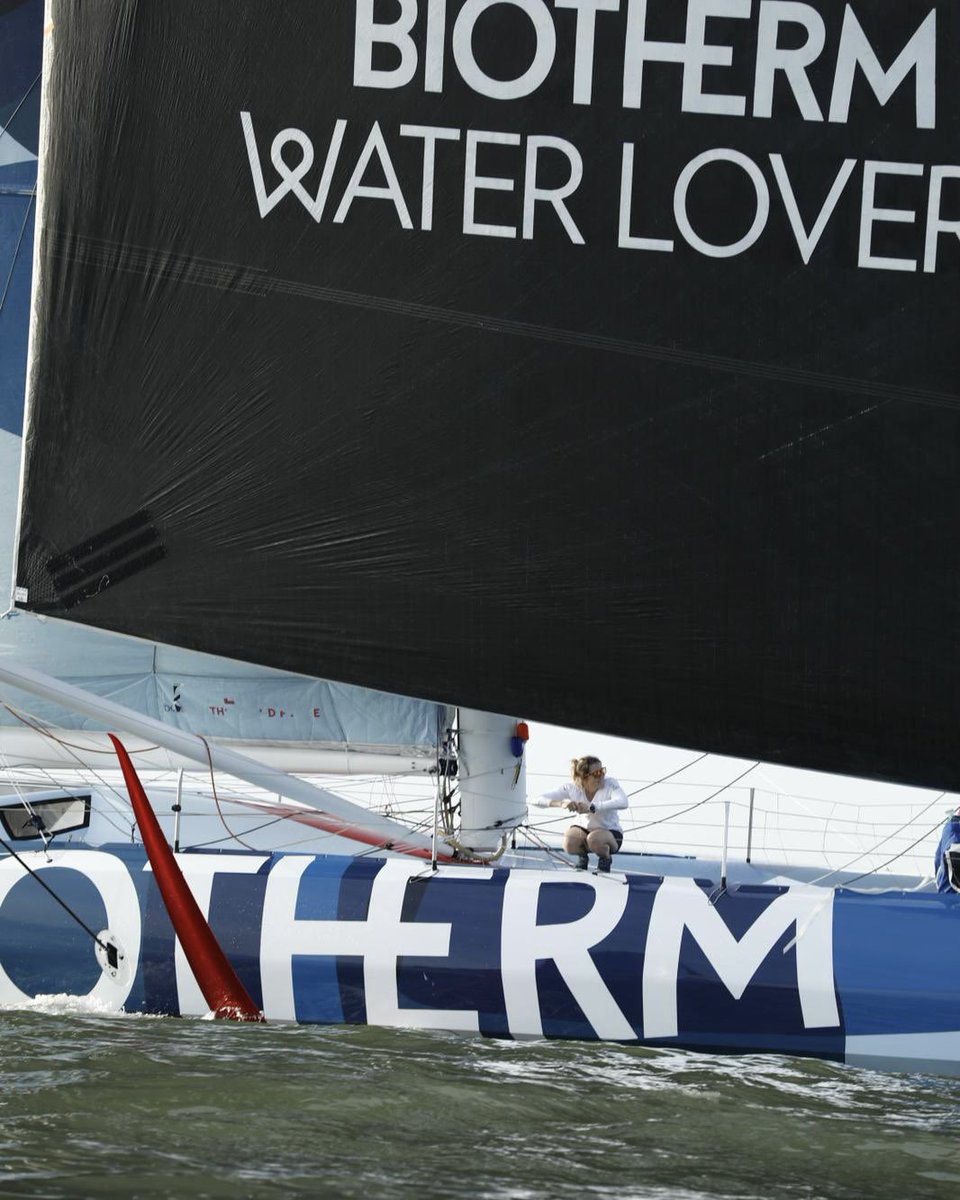 👀 <a href="/samanthadavies/">Sam Davies</a> looking at the finish line 🏁 

#TheOceanRace