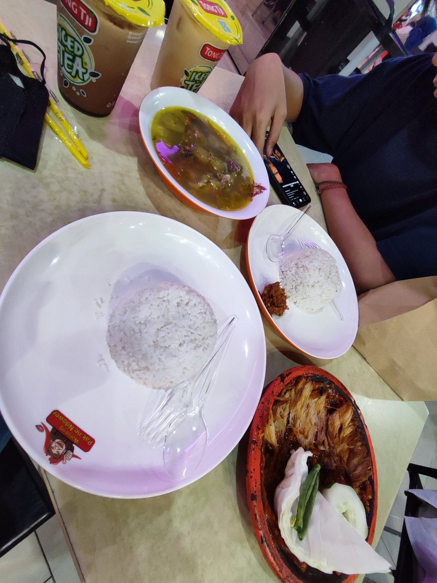 Alhamdulillah bisa buka puasa berdua ❤🤍🫶. #masyaallahtabarakallah #makinharimakinbahagia #5april2023