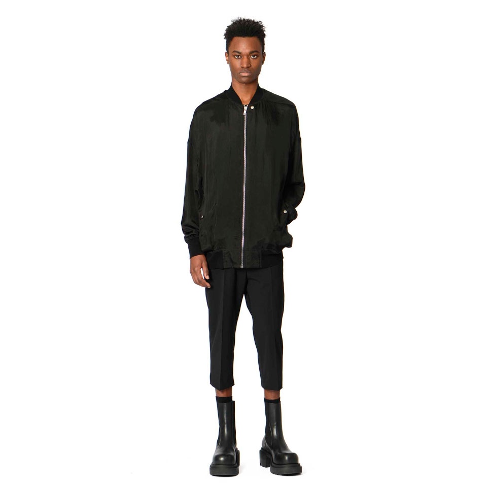 wrongweather's tweet photo. Here's a selection of our favourite light jackets of spring-summer 2023: Windbreakers, biker jackets, and trucker denim... Get to know our favourite trends for this season at https://t.co/IItkJvjkqW

#jackets #windbreaker #jilsander #rickowens #maisonmargiela  #wrongweather https://t.co/dzOE2fCx9k