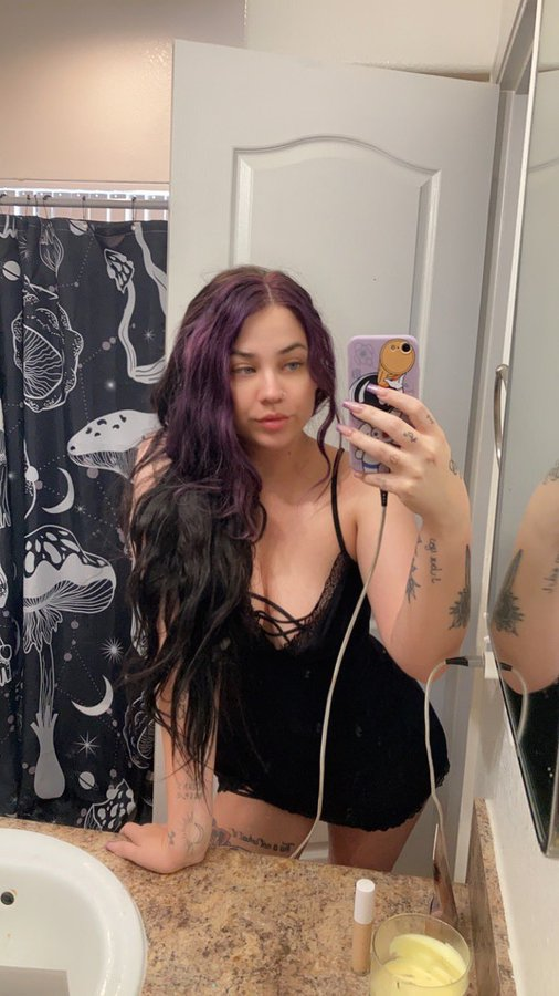 im_trashleyyy1's tweet photo. If you’re unaware I look dead every morning. But good morning I’m grumpy and need coffee 📷https://t.co/P9Xa57Kc1s https://t.co/Ev2Jq9EvkE