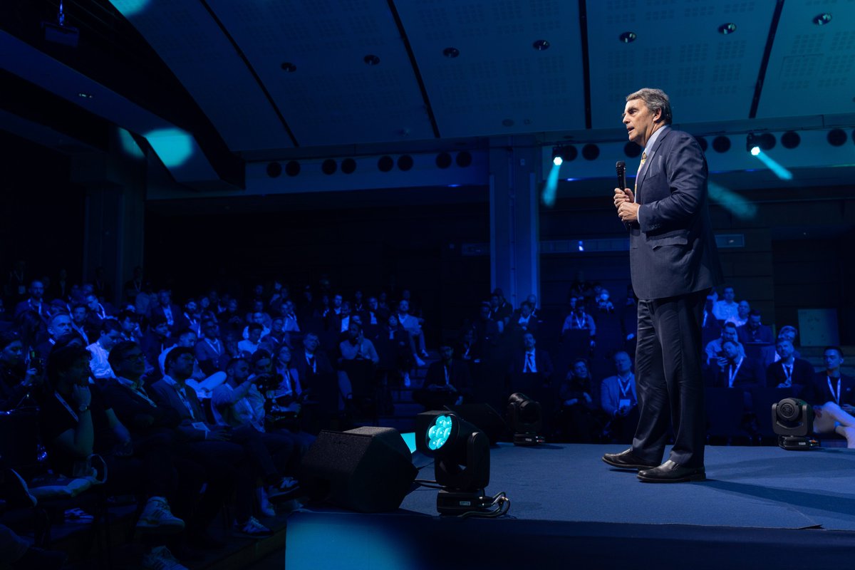 Paris Blockchain Week (@parisblockweek) on Twitter photo Get ready to rock to the rhythm of the blockchain with the #Bitcoin Shuffle song! 🎶
Performed by none other than <a href="/TimDraper/">Tim Draper</a> at #PBW2023, this catchy tune is now available for you to watch and download: we.tl/t-O8MlSuYGsM Get ready to rock to the rhythm of the blockchain with the #Bitcoin Shuffle song! 🎶
Performed by none other than <a href="/TimDraper/">Tim Draper</a> at #PBW2023, this catchy tune is now available for you to watch and download: we.tl/t-O8MlSuYGsM