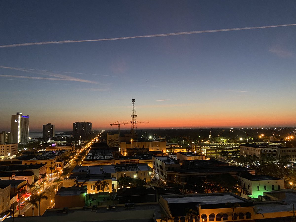 tknibbs.eth (@tknibbs) on Twitter photo 7am Office views 7am Office views
