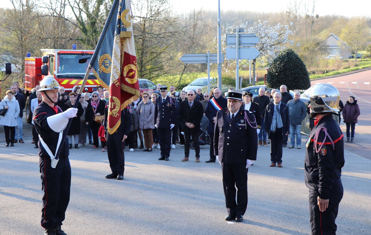 Sapeurs-Pompiers 50 tweet media