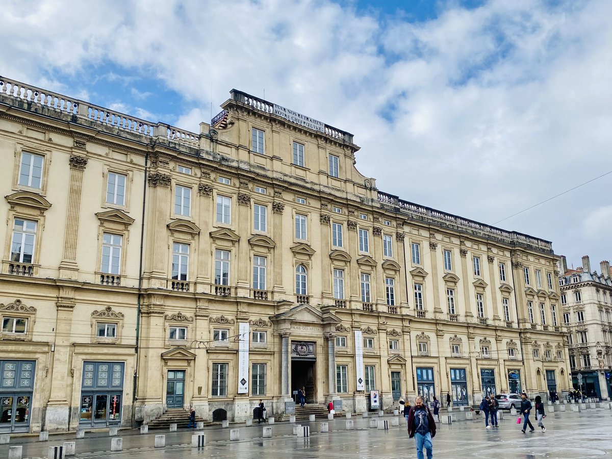 TurnerTourGuide's tweet image. My history guide and crime novelist lives collided most fabulously this weekend when Le Musée des Beaux-Arts in Lyon asked me to give a talk on representations of death in Western culture through the ages. It’s the highlight of my year so far ☺️And the audience forgave my French!