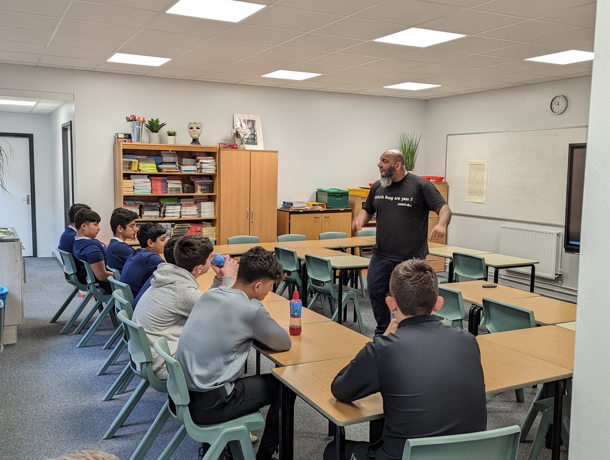 Brilliant motivational sessions with <a href="/bilaltalks/">Bilal Mohammed Motivational Speaker</a> for all players today. #CricketTwitter <a href="/YCCC_YCF/">Yorkshire Cricket Foundation</a>