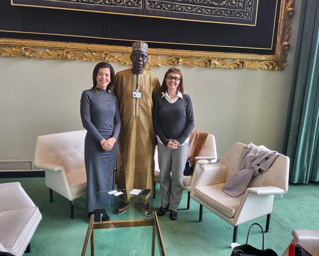 MINISTRE_MHA's tweet photo. New York, 23 Mars 2023 
 J'ai eu une séance de travail avec le Bureau des Nations Unies pour les Services d’Appui aux Projets #UNOPS représenté par Mme Dalila Alexandra, Directrice régionale adjointe pour l’Afrique et Mme Stina Ljungdell, Directrice du Bureau Régional de l’#UNOPS https://t.co/zSabTguPRp