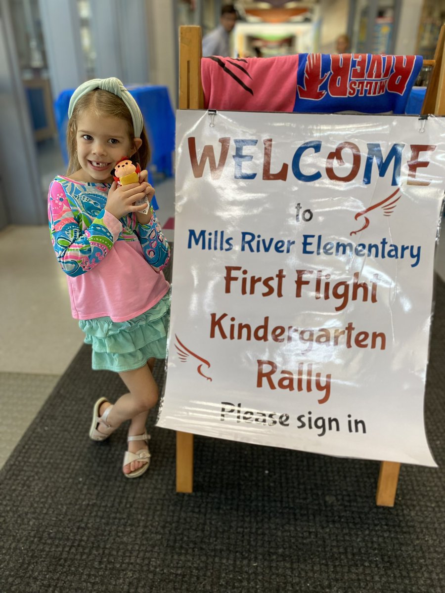 _RyMitchell's tweet photo. My youngest loved the @MillsRiverSch First Flight Kindergarten Readiness Rally. She is extra pumped to start in the fall! @HCPSNC #THEplacetobe #Heretofly https://t.co/QAM12Eg8yB