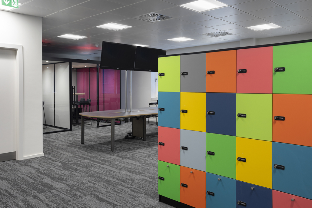 _Staverton_'s tweet image. The #agileoffice relies on #storage to house people’s belongings and keep shared spaces tidy. Our BX range of #SmartLockers is up to the task and is our most customisable to date. Change colours, add drawers, include post slots, add plants and more ⬇️
staverton.co.uk/storage-office…
