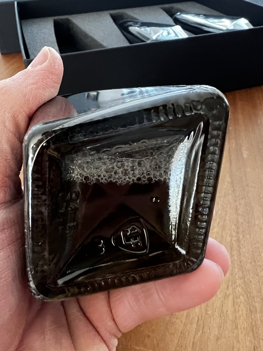 Dr Buck, Hedge Fund Whisperer on Twitter "elon could just sell bath