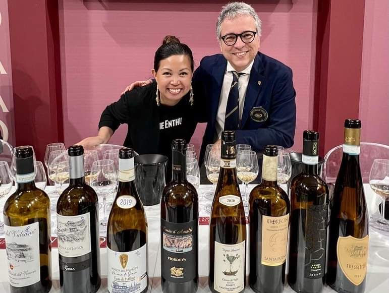 #Crunadelago #CampiFlegrei #Falanghina #LaSibilla 2019
Masterclass #vinitaly
I bianchi vulcanici della #Campania
Acidità, sapidità e mineralità con @annachristina722 tasting #wineenthusiast USA Tommaso Luongo #miriadepartners #aiscampania 
#campania #vinicampani #volcanicwines