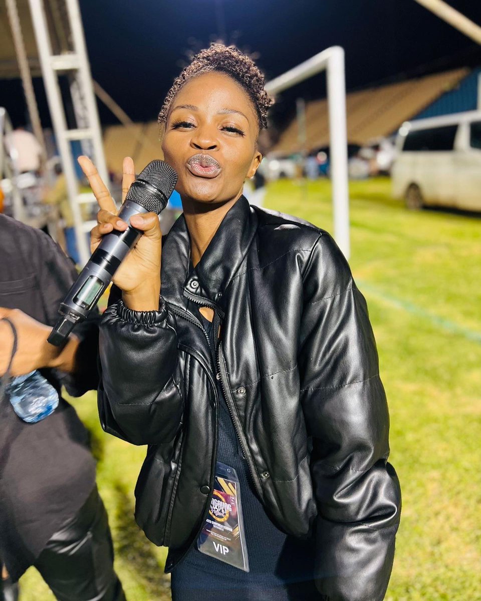 GoodnessMokau's tweet photo. #Mangaung Gospel Festival 
7 hours straight on stage with this amazing team🙌🏼🔥🔥

#AllForJESUS https://t.co/2zFxOSba3f