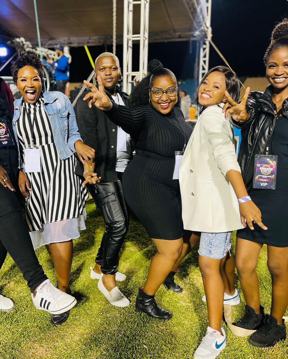 GoodnessMokau's tweet photo. #Mangaung Gospel Festival 
7 hours straight on stage with this amazing team🙌🏼🔥🔥

#AllForJESUS https://t.co/2zFxOSba3f