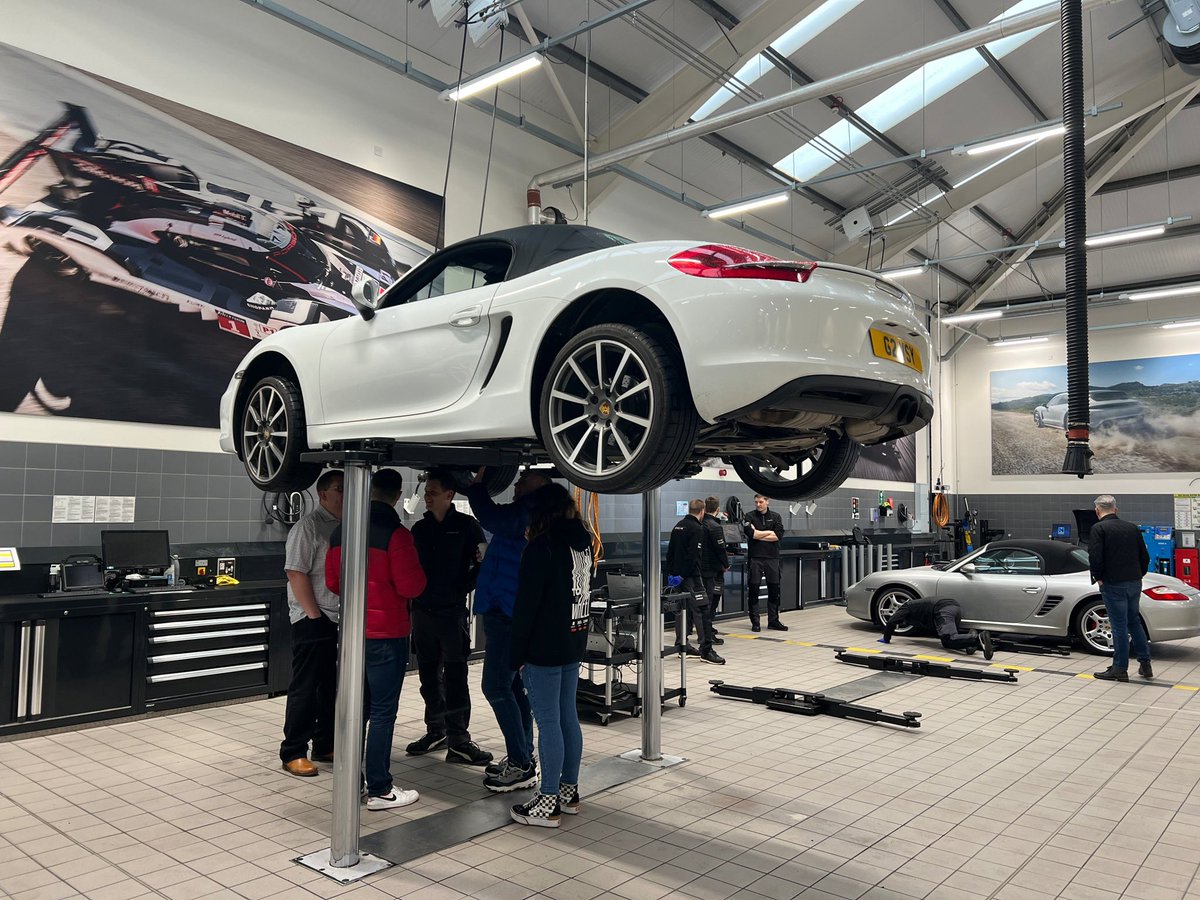 R3 members enjoying another workshop morning at @PorscheTeesside always a great social event with advice from knowledgeable techs.