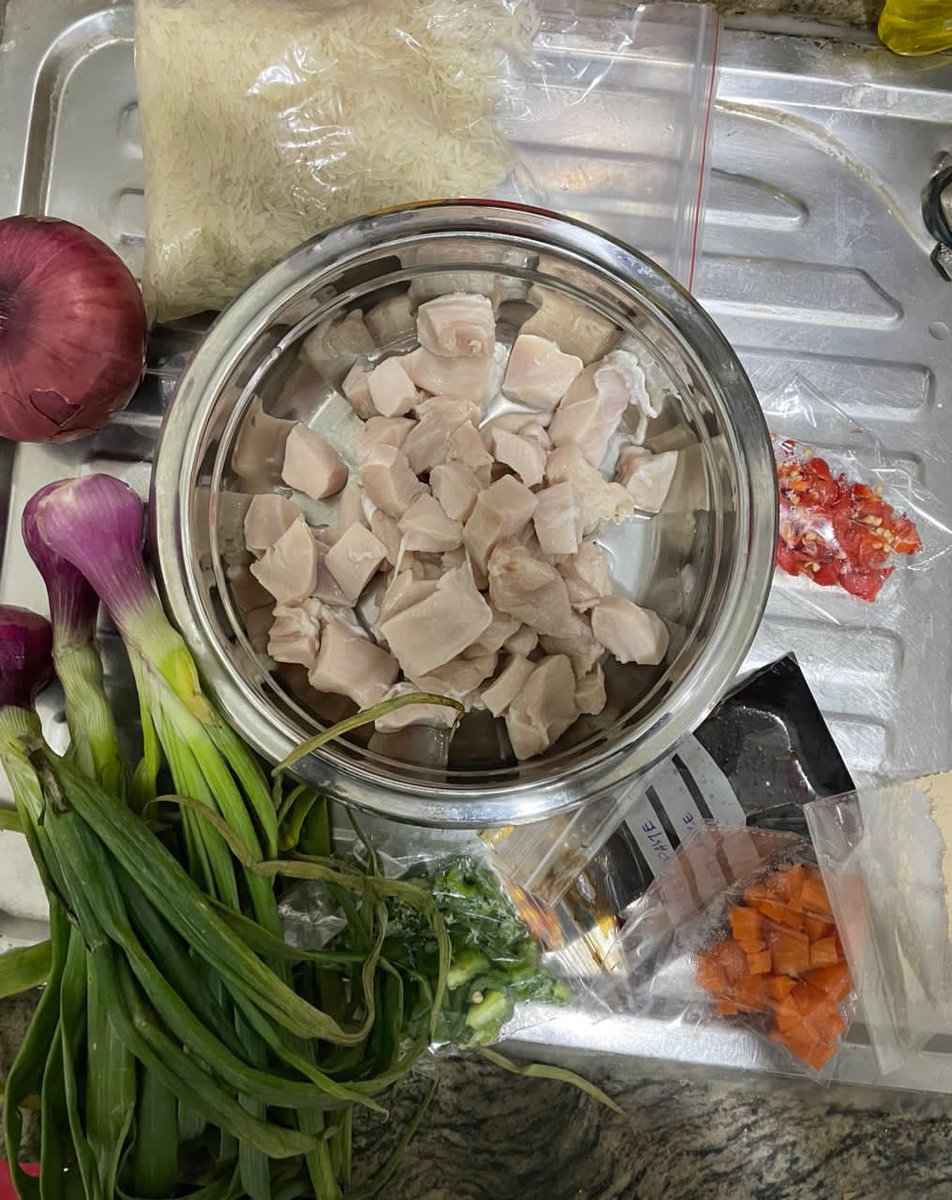 srslyhomecooked's tweet photo. We delivered @ibro_ash his first meal kit yesterday. Get yours at https://t.co/ECP1NQD3ph https://t.co/0DpteNJD7G