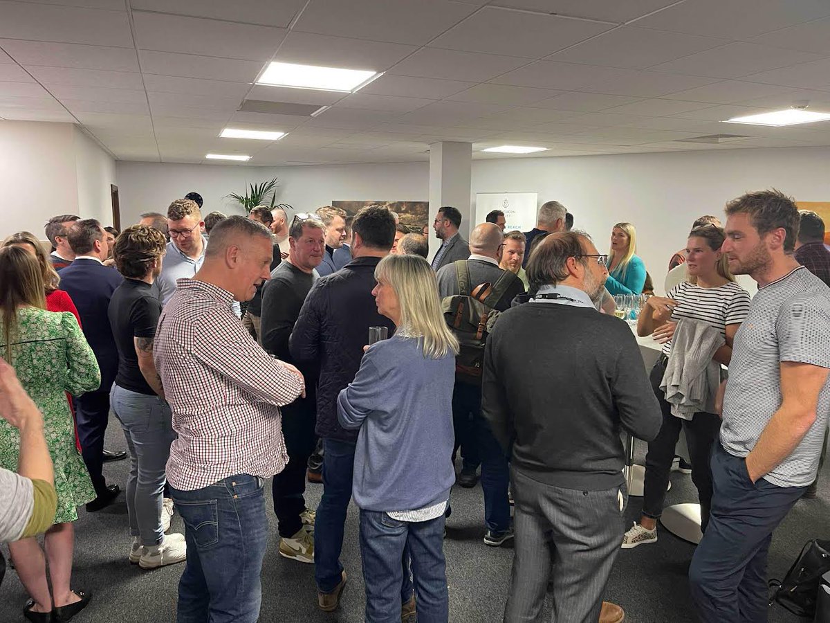 ralf__meijer's tweet photo. It was a great opportunity to present my career and what role #upskilling and #culture played at the #tekex event in Guernsey. Thanks to @thepotting_shed bringing together digital innovators across the island! @digigreenhouse @BriefCi @PwC_CI https://t.co/SKMK4tWlpR