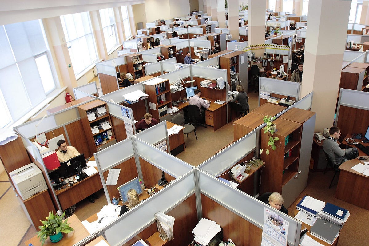 MichaelSinger12's tweet photo. According to my new BFF ChatGPT, commuting is the biggest hurdle to get people back to the office followed by office politics. These have nothing to do with the quality of your office space, furniture or technology.  #startingpoint #locationstrategy https://t.co/5qwRcH52V7 https://t.co/qRWx25mrX4