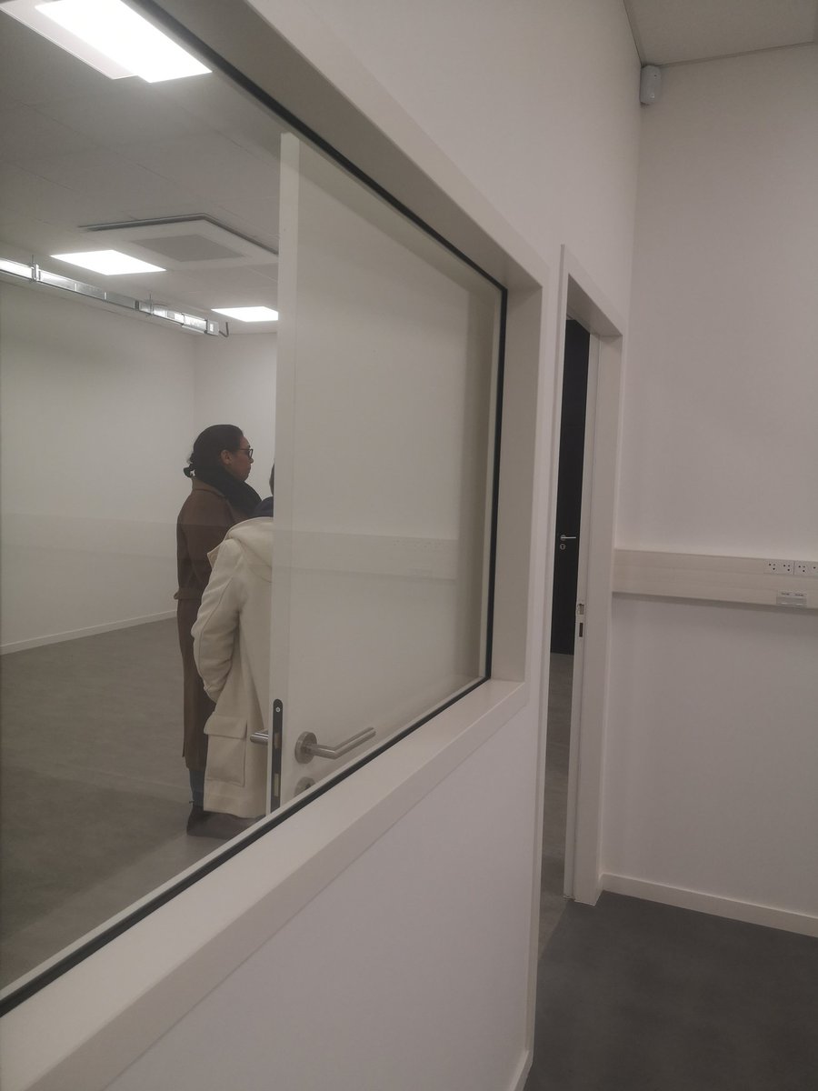 Visite du #Technocampus Acoustique &amp; Matière 🥼

L'installation de la halle Contrôle Qualité, où se situeront les équipements dédiés aux #CND, suit son cours !