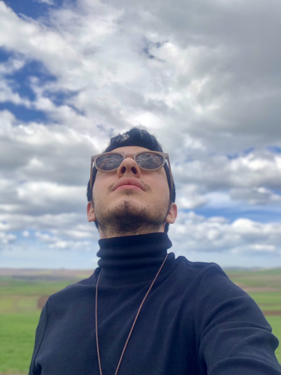 ArazStyle's tweet image. Remember me?
Remembering the good old days!
Remembering the laughter and the sadness…
That’s me… 
The feeling that you used to feel and miss… 🤍
-Араз
#peace