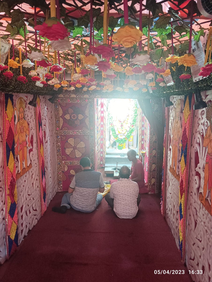 rajakatrabalaji's tweet photo. सिद्धपीठ  राजाकटरा, कोलकाता वाले श्री श्री पंचमुखी हनुमान जी का संध्या श्रृंगार एवं दर्शन।
दिनांक 05 अप्रैल 2023, दिन - बुधवार।

बाबा आपकी सभी मनोकामनाएं पूर्ण करें। https://t.co/iaisaMqmQR