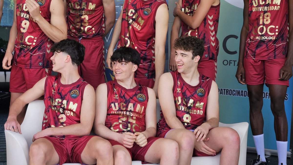 UCAMMurcia's tweet photo. 👏 Nervios y ganas antes de disputar la Youth BCL.

📸 El UCAM Murcia COC celebra el media day en las instalaciones de @ClinicasCOC.

📰 https://t.co/a1LuHl5QTa

🏀 #CanteraCAIXABANK https://t.co/a1hzmMLu4Q