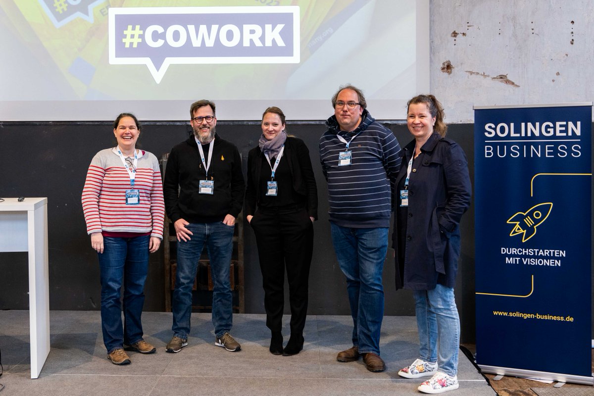 Im Rahmen der #COWORK2023 würde auch unser ehrenamtlicher Vorstand (wieder-)gewählt. Wir freuen uns sehr, in diesem Team weiter wirken zu können. Vielen Dank für das Vertrauen! 💙 

Dina, Nico, Johanna, Chris &amp; Vicki

@DinaSierralta
<a href="/erlebnischris/">Christian Cordes</a>
@wnhenkels
@herzblutfaktor