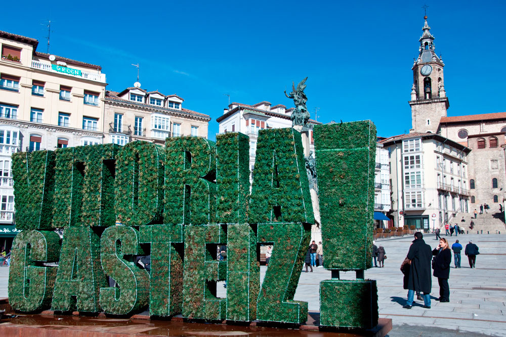 - <a href="/tecnalia/">TECNALIA</a> analizará la posible creación de una red de calor y frío que abastezca de energía descarbonizada a toda <a href="/vitoriagasteiz/">Vitoria-Gasteiz!</a>
bit.ly/3nHAKDf