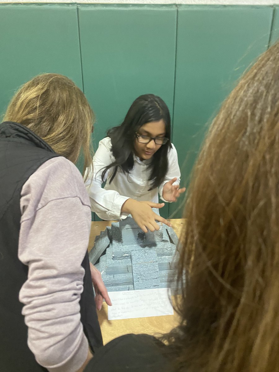 TransfigCS10591's tweet photo. Tonight was Museum Night at Transfiguration!  Our 4th-8th graders created models of artifacts, historic events and monuments and put them on display!  @ArchNY_Schools #AllRoadsLeadtoTransfig #SmallAtmosphereBigResults https://t.co/EoMlopeg32