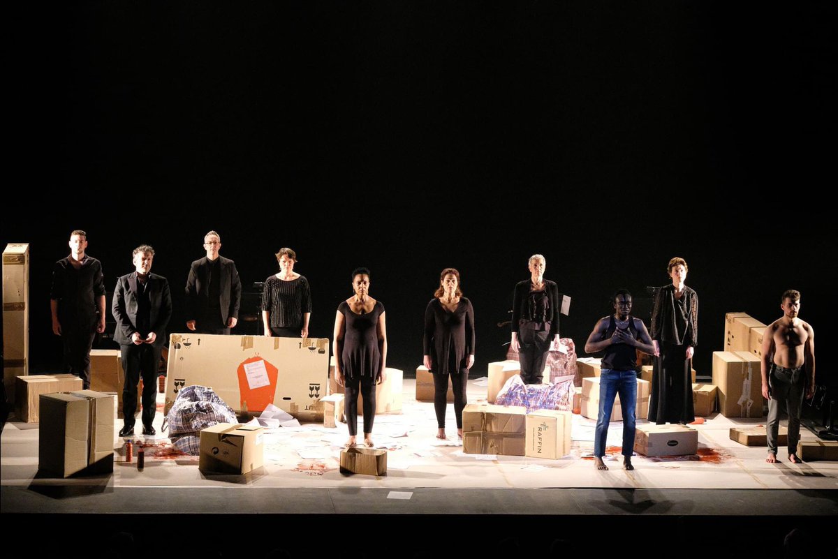 fmsperpignan's tweet photo. Théâtre de l’Archipel : Un #SabatMater à haute teneur émotionnelle en transposant la douleur de la Vierge sur une humanité contemporaine en souffrance. 👏 @MairiePerpignan @perpitourisme #perpignan #pergolesi #musiquebaroque
📸Michel Aguilar https://t.co/mZBut8aYIl