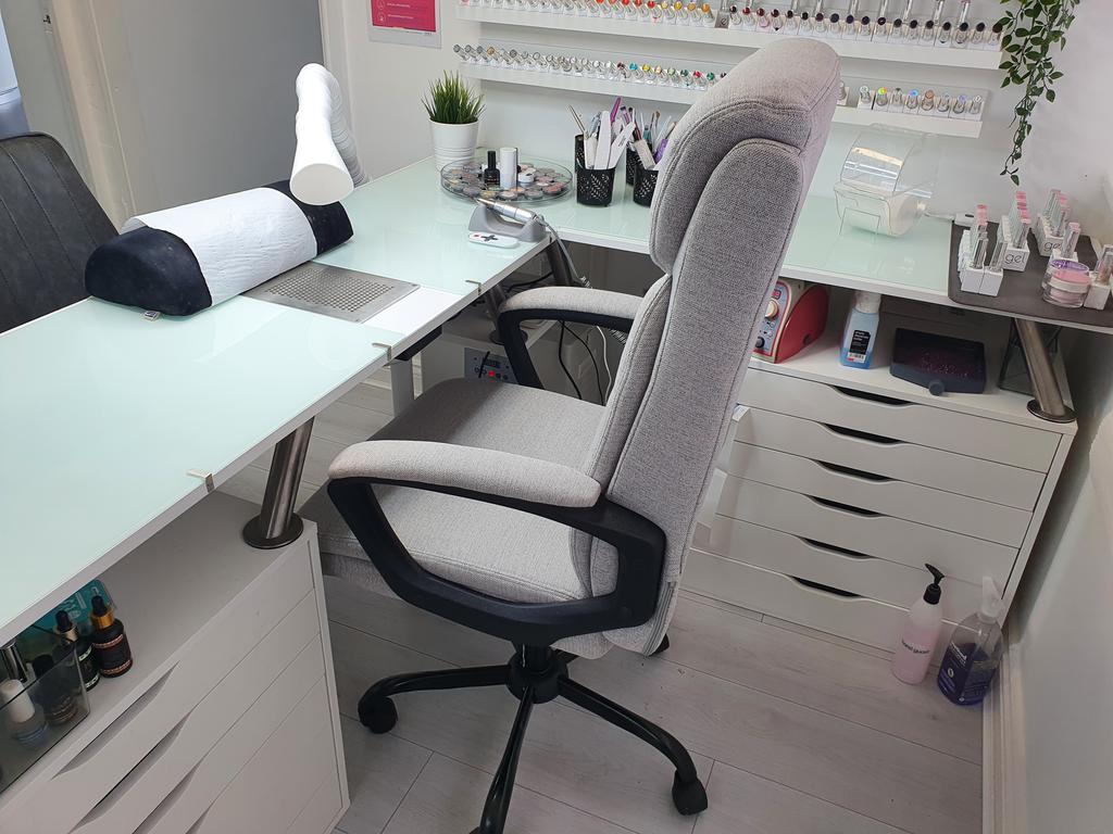 Been doing a bit of handy work for @Glamruscorby modifying the nail desk. It now has built in salon air system a floating shelf and bends around the corner