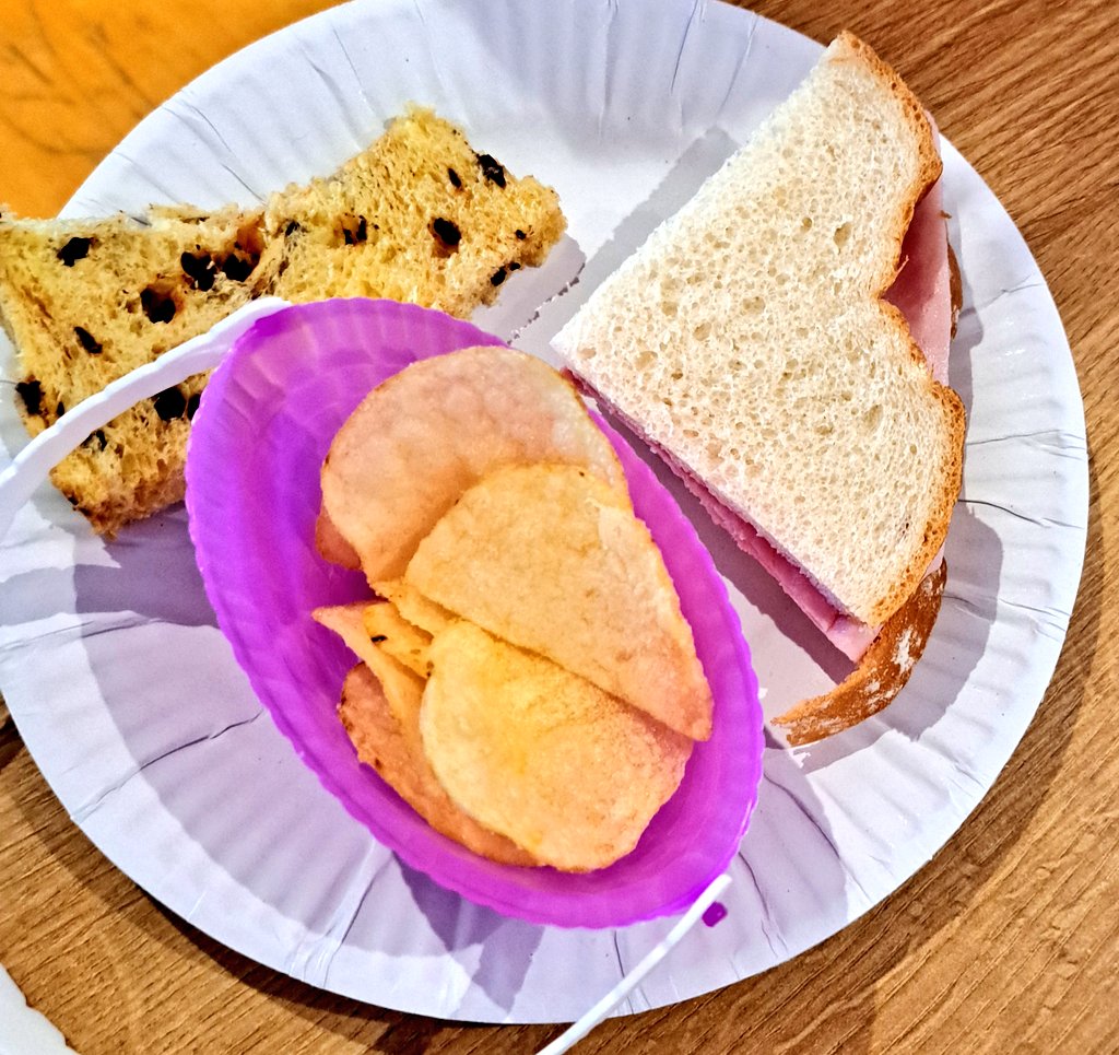 Lovely little touch from the #KrazyKrew at #PolperroHolidayPark. A free #Easter lunch for the children, with #Loopy. @ParkHolidaysUK #Polperro #TeamHickman #FamilyTime